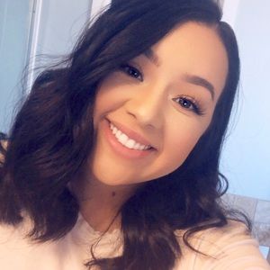 Meet your Posher, Alissa